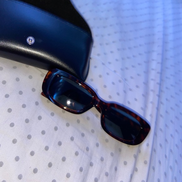 cool animal print glasses - Picture 2 of 2